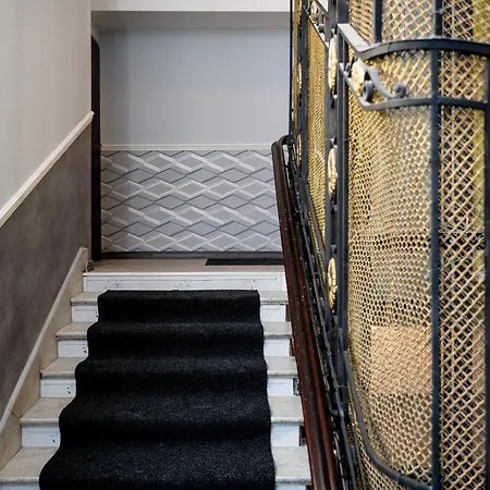 Historic Studio - Top Location, Tram & Shops Nearby, Fabryczna - By Rentujemy Apartment *
