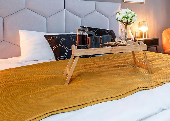 Διαμέρισμα Historic Studio - Top Location, Tram & Shops Nearby, Fabryczna - By Rentujemy