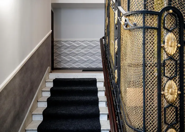 Historic Studio - Top Location, Tram & Shops Nearby, Fabryczna - By Rentujemy Lejlighed *